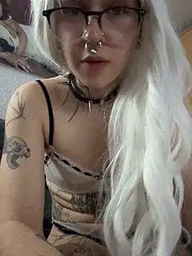 whitebunny88 online show from October 28, 2025, 11:36 pm