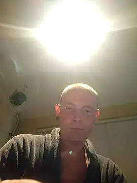 piercingpik online show from June 10, 2026, 10:33 pm