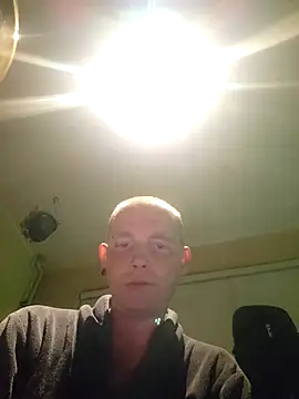 piercingpik online show from June 11, 2026, 8:39 pm