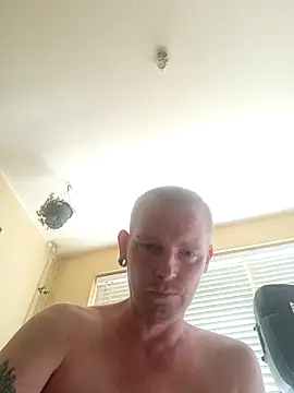 piercingpik online show from June 26, 2026, 9:04 am