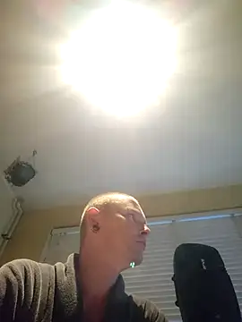 piercingpik online show from June 18, 2026, 8:03 pm