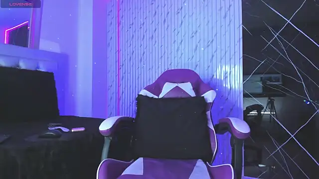 Snapshot of chloe_jacksonn chatting on October 22, 2025, 11:58 pm chloe jacksonn online show from October 22, 2025, 11:58 pm