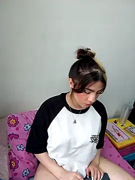 Snapshot of Willow_Rosse chatting on September 19, 2025, 6:34 pm Willow Rosse online show from September 19, 2025, 6:34 pm