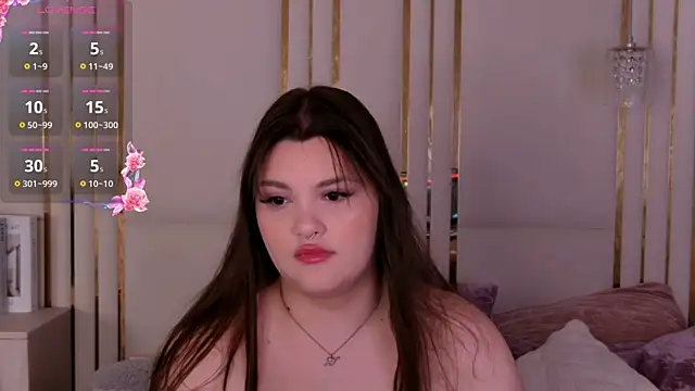 Snapshot of EmilyHyde chatting on May 1, 2026, 3:39 pm EmilyHyde online show from May 1, 2026, 3:39 pm