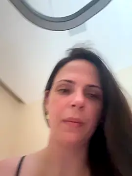 Snapshot of Lady_LauraRose chatting on October 18, 2025, 2:41 pm Lady LauraRose online show from October 18, 2025, 2:41 pm