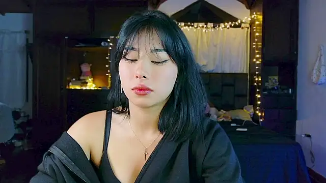 Snapshot of Shisuku_Sophi chatting on April 28, 2026, 1:48 am Shisuku Sophi online show from April 28, 2026, 1:48 am