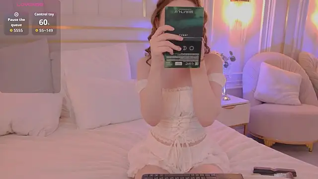 Snapshot of NancySmitts chatting on November 13, 2025, 4:00 pm NancySmitts online show from November 13, 2025, 4:00 pm