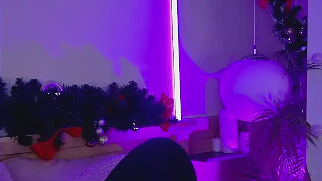 MiaEuphoria  online show from December 19, 2025, 3:32 am