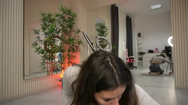 Snapshot of EmmaBlanco chatting on October 17, 2025, 7:04 pm EmmaBlanco online show from October 17, 2025, 7:04 pm