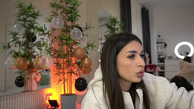 Snapshot of EmmaBlanco chatting on November 20, 2025, 8:09 pm EmmaBlanco online show from November 20, 2025, 8:09 pm