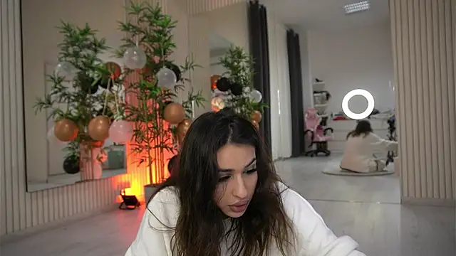 Snapshot of EmmaBlanco chatting on November 25, 2025, 8:42 pm EmmaBlanco online show from November 25, 2025, 8:42 pm