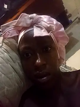 Snapshot of RFeltomWhitJ chatting on November 4, 2025, 1:31 am RFeltomWhitJ online show from November 4, 2025, 1:31 am