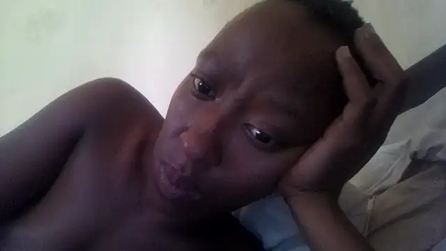 Snapshot of RFeltomWhitJ chatting on October 14, 2025, 11:22 am RFeltomWhitJ online show from October 14, 2025, 11:22 am