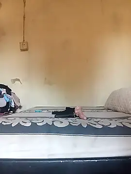 Snapshot of RFeltomWhitJ chatting on November 5, 2025, 5:32 am RFeltomWhitJ online show from November 5, 2025, 5:32 am