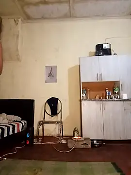 Snapshot of RFeltomWhitJ chatting on October 23, 2025, 11:47 pm RFeltomWhitJ online show from October 23, 2025, 11:47 pm