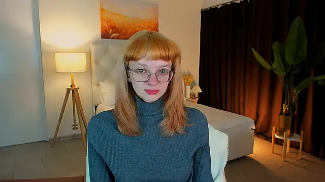 MollyJiggles online show from October 4, 2025, 12:39 pm