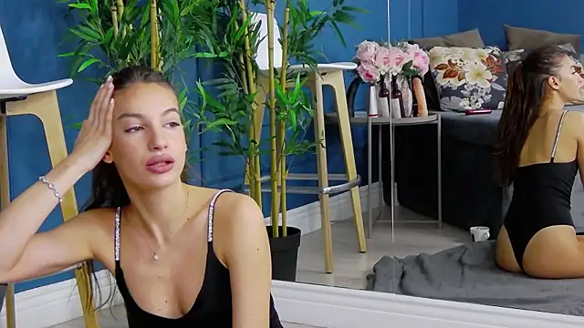 Snapshot of KimmDaviss chatting on October 25, 2025, 6:56 am KimmDaviss online show from October 25, 2025, 6:56 am