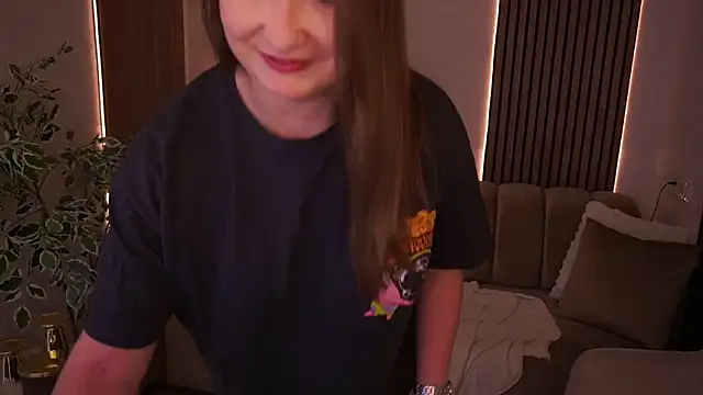 Snapshot of SofieBloom chatting on July 14, 2026, 10:27 pm SofieBloom online show from July 14, 2026, 10:27 pm