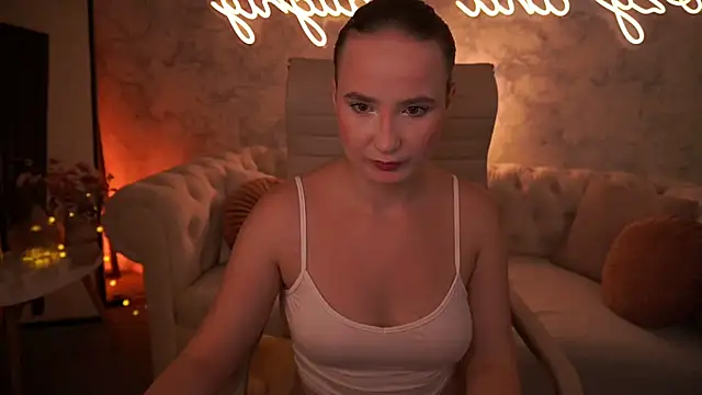 Snapshot of SofieBloom chatting on August 7, 2026, 10:05 pm SofieBloom online show from August 7, 2026, 10:05 pm