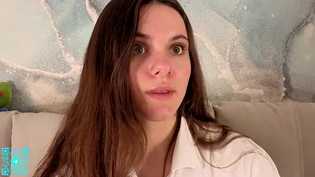 Snapshot of chloemilka chatting on April 23, 2026, 5:25 pm chloemilka online show from April 23, 2026, 5:25 pm