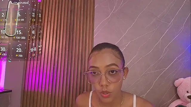 biancaa 18 online show from June 23, 2026, 7:34 pm
