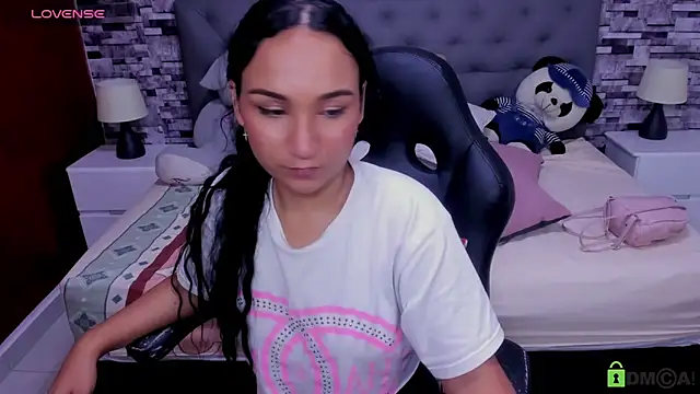 salome rojas  online show from March 11, 2026, 9:20 pm