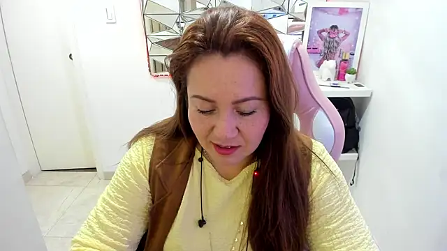 Snapshot of camixxx_m chatting on July 7, 2026, 10:52 am camixxx m online show from July 7, 2026, 10:52 am