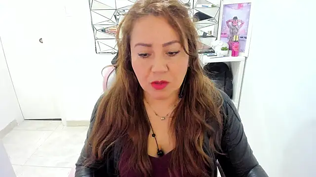 camixxx m online show from April 24, 2026, 11:34 am