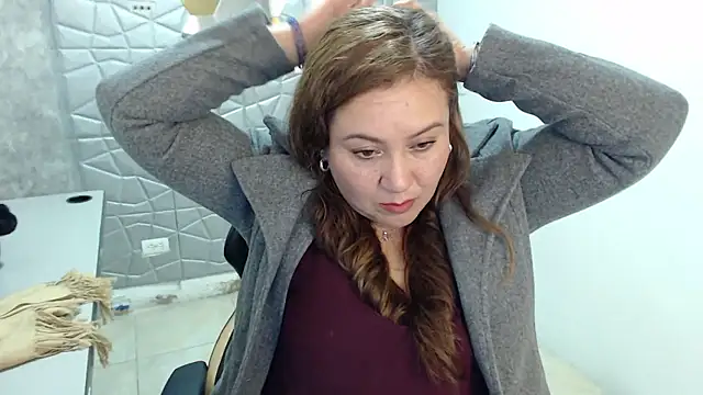 camixxx m online show from January 17, 2026, 1:47 pm