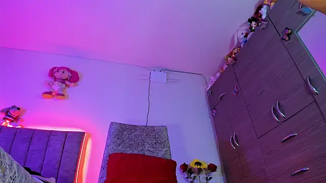 hot Dariana pantyhose online show from March 16, 2026, 3:04 pm