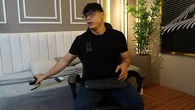 Snapshot of Ethan_occonor chatting on November 6, 2025, 8:18 am Ethan occonor online show from November 6, 2025, 8:18 am