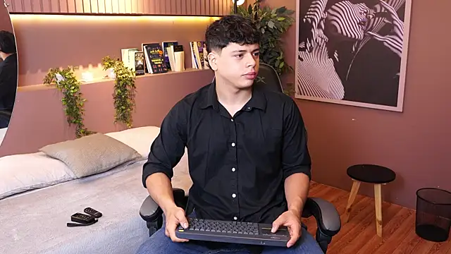 Snapshot of Ethan_occonor chatting on April 22, 2026, 12:45 pm Ethan occonor online show from April 22, 2026, 12:45 pm