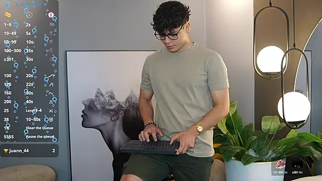 Snapshot of Ethan_occonor chatting on October 16, 2025, 12:24 pm Ethan occonor online show from October 16, 2025, 12:24 pm