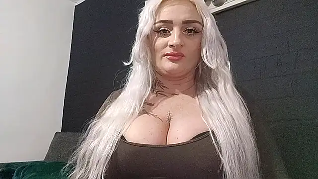 AnastasiaLips online show from April 29, 2026, 8:15 pm