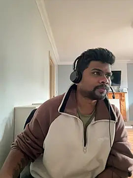 Snapshot of CrazyShashank chatting on February 6, 2026, 12:45 pm CrazyShashank online show from February 6, 2026, 12:45 pm