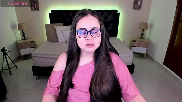 LolaVillalobos online show from July 28, 2026, 12:34 pm