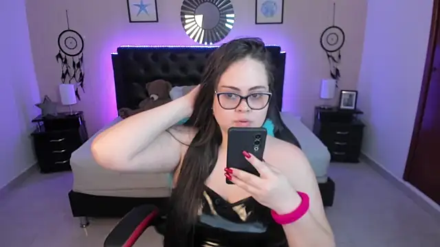 LolaVillalobos online show from February 28, 2026, 12:16 pm