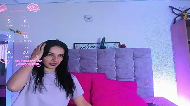 karol rose online show from November 12, 2025, 1:37 pm