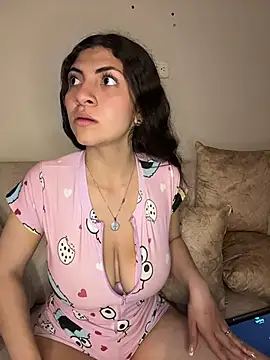 Snapshot of arieel__722 chatting on December 3, 2025, 4:02 am arieel 722 online show from December 3, 2025, 4:02 am