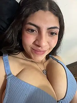 Snapshot of arieel__722 chatting on October 19, 2025, 6:27 am arieel 722 online show from October 19, 2025, 6:27 am