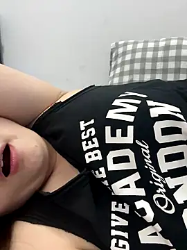 PhuongNhi21 online show from October 13, 2025, 1:12 pm