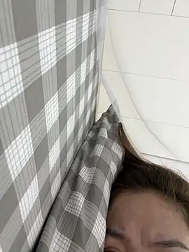 PhuongNhi21 online show from October 21, 2025, 12:00 am