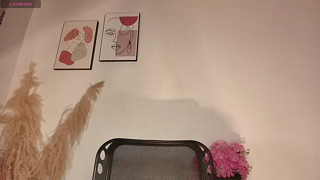 Snapshot of Dulceboobs1 chatting on November 29, 2025, 1:33 pm Dulceboobs1 online show from November 29, 2025, 1:33 pm