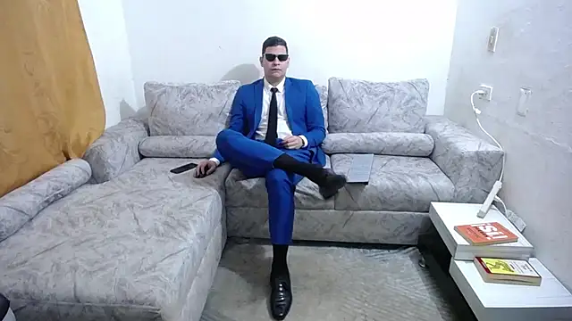 Snapshot of Victor_Maitland chatting on October 5, 2025, 6:31 pm Victor Maitland online show from October 5, 2025, 6:31 pm