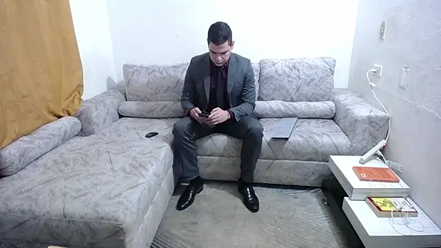 Snapshot of Victor_Maitland chatting on October 15, 2025, 3:38 am Victor Maitland online show from October 15, 2025, 3:38 am