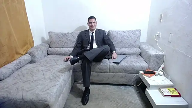 Snapshot of Victor_Maitland chatting on October 24, 2025, 3:38 am Victor Maitland online show from October 24, 2025, 3:38 am