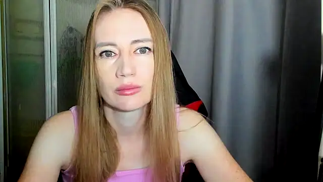 Snapshot of JessFoxxx chatting on June 11, 2026, 2:11 am JessFoxxx online show from June 11, 2026, 2:11 am
