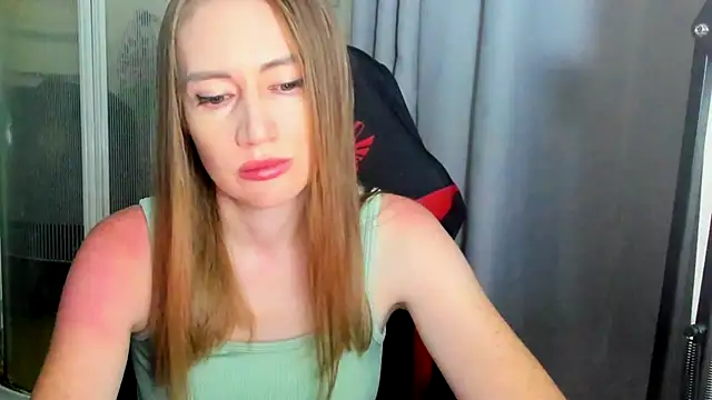 Snapshot of JessFoxxx chatting on June 17, 2026, 3:06 am JessFoxxx online show from June 17, 2026, 3:06 am