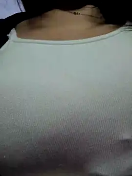 Snapshot of single-mom2x chatting on November 4, 2025, 12:20 pm single-mom2x online show from November 4, 2025, 12:20 pm