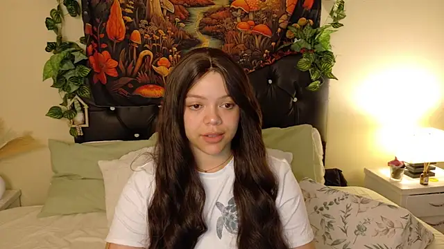 Snapshot of Amanda_sweet chatting on October 21, 2025, 1:32 pm Amanda sweet online show from October 21, 2025, 1:32 pm